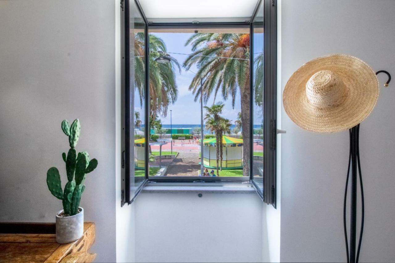 Casa Giulia - Apartment Beachfront With 2 Bedrooms, Air Conditioning And Private Parking, Just 30 Meters From The Beach Sestri Levante Exterior foto
