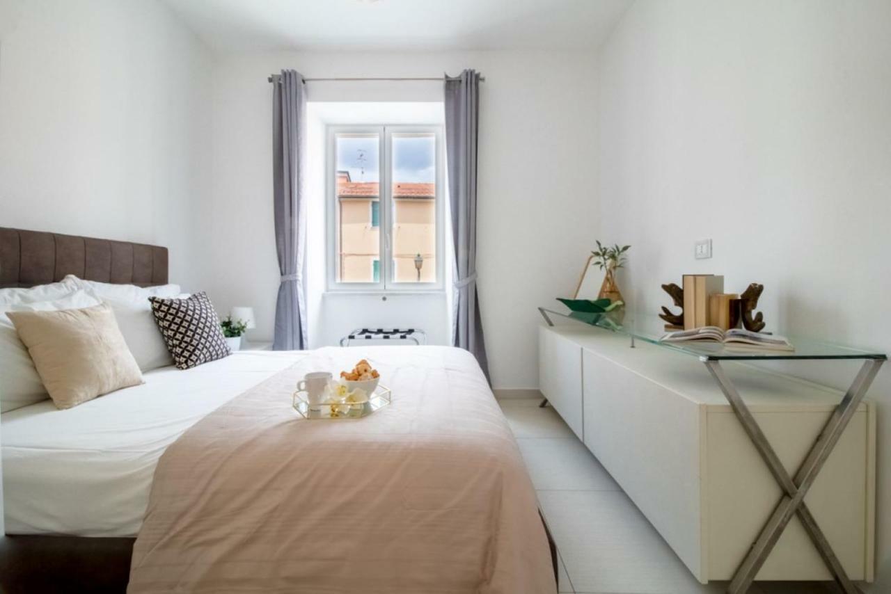 Casa Giulia - Apartment Beachfront With 2 Bedrooms, Air Conditioning And Private Parking, Just 30 Meters From The Beach Sestri Levante Exterior foto