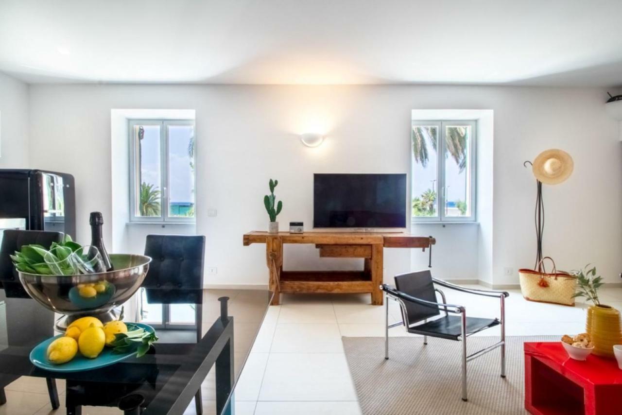 Casa Giulia - Apartment Beachfront With 2 Bedrooms, Air Conditioning And Private Parking, Just 30 Meters From The Beach Sestri Levante Exterior foto