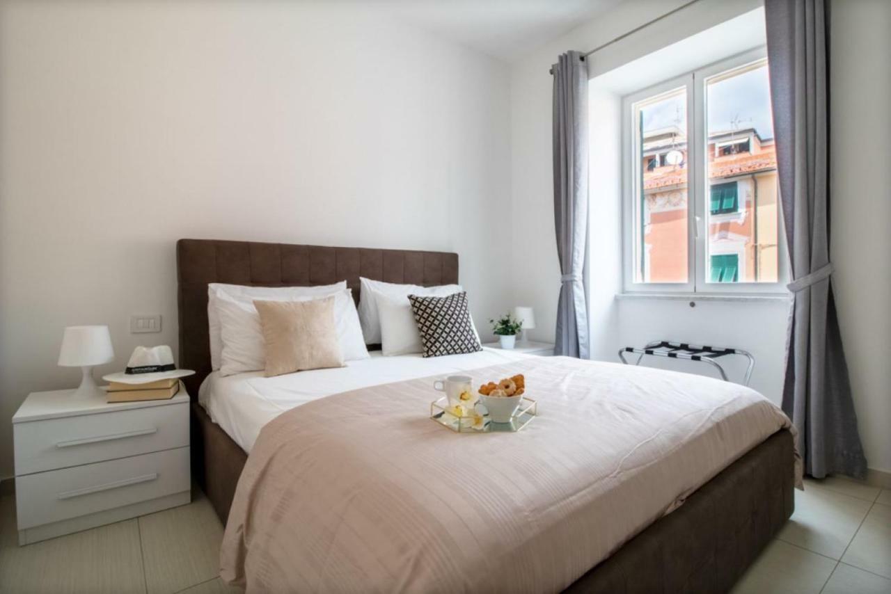Casa Giulia - Apartment Beachfront With 2 Bedrooms, Air Conditioning And Private Parking, Just 30 Meters From The Beach Sestri Levante Exterior foto