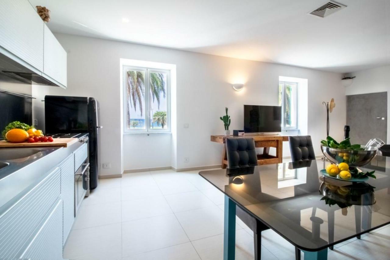 Casa Giulia - Apartment Beachfront With 2 Bedrooms, Air Conditioning And Private Parking, Just 30 Meters From The Beach Sestri Levante Exterior foto